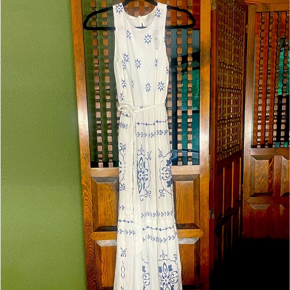 NWT MAXI DRESS - Picture 1 of 5